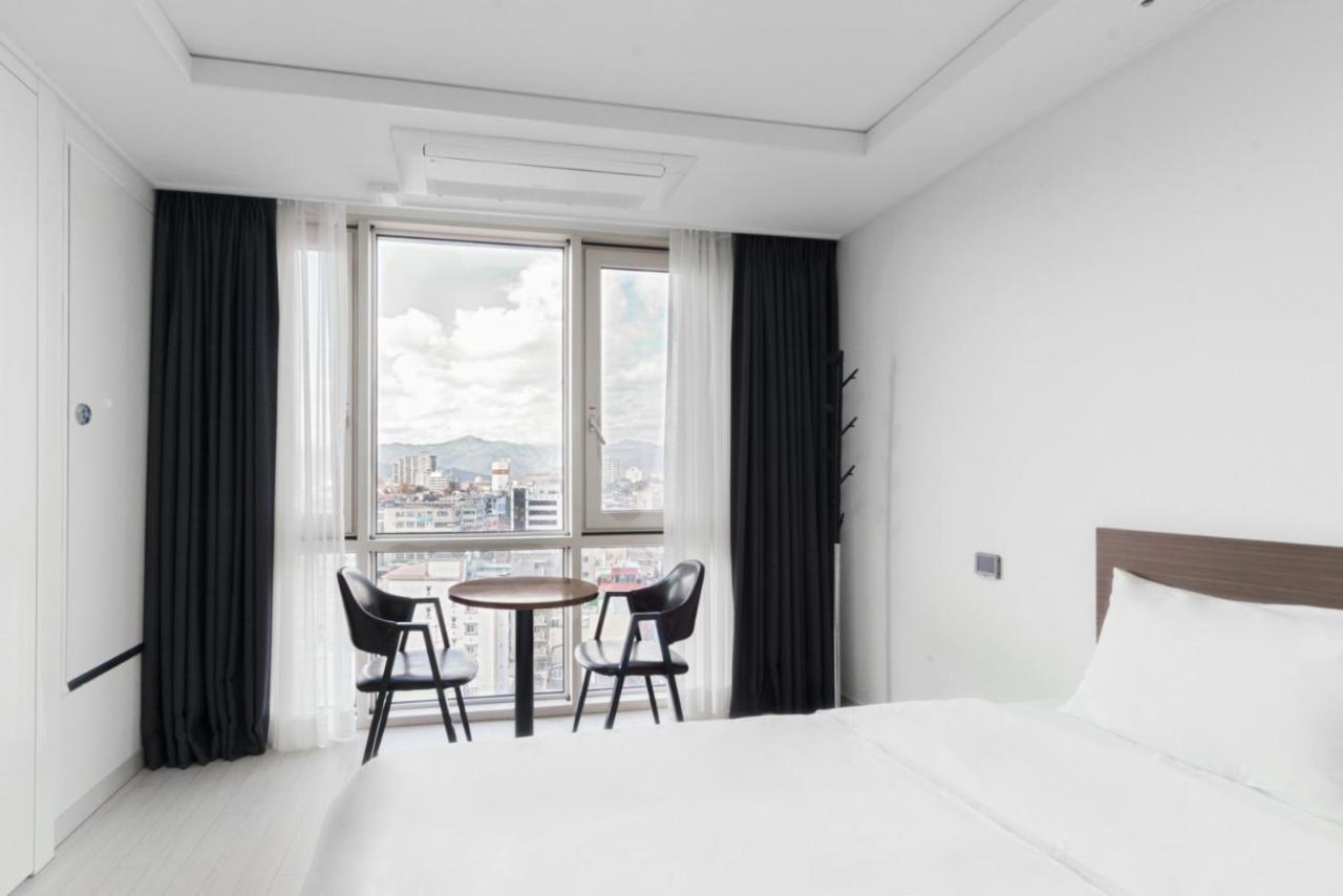 The Venezia Suite Hotel Чхунчхон Экстерьер фото